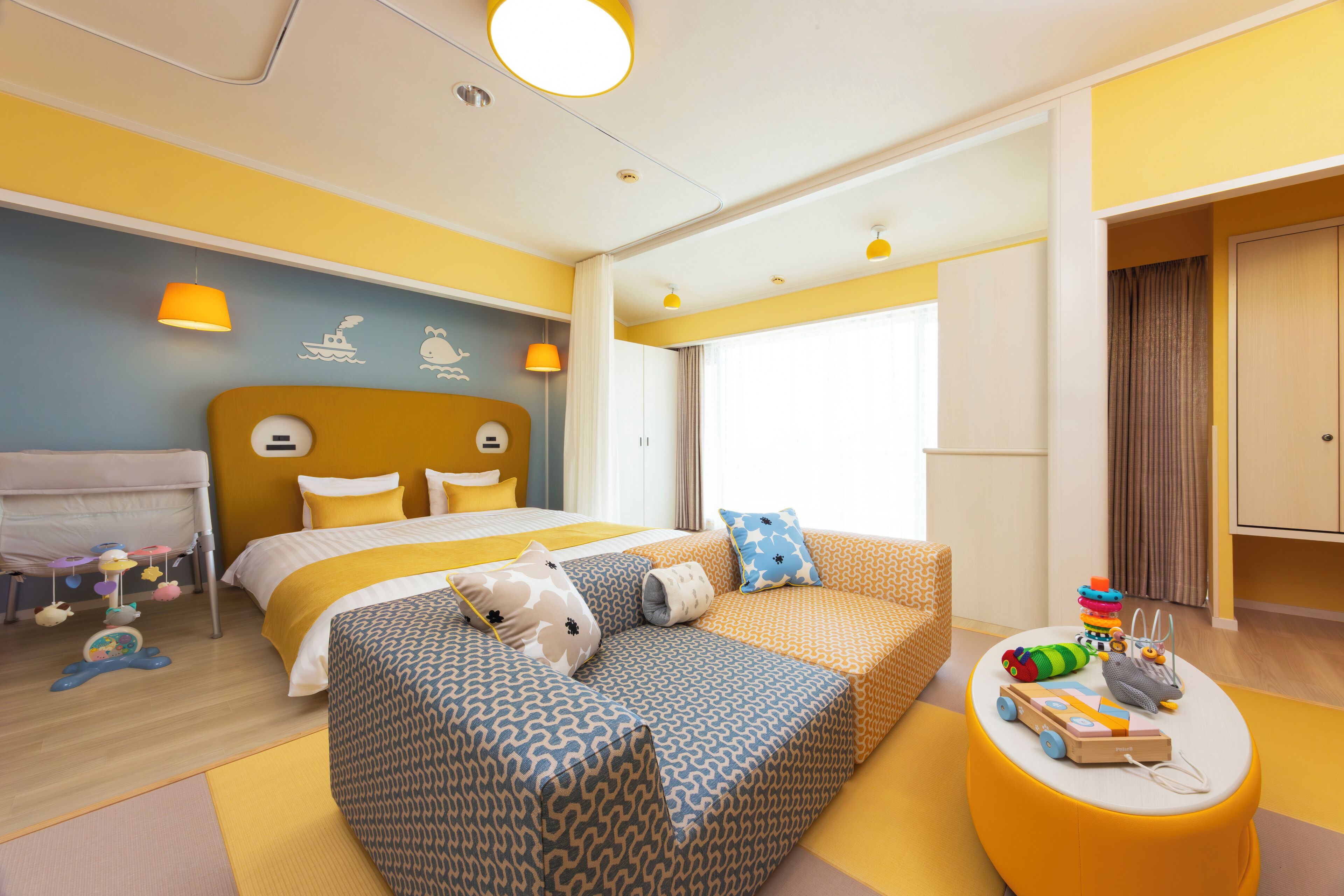 Familierom (Baby-Friendly) | Dundyner, safe på rommet, wi-fi (inkludert) og sengetøy