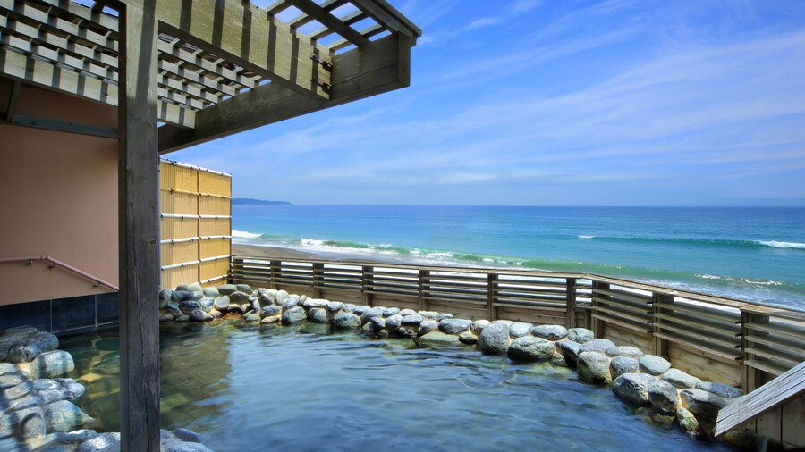 Kamogawa Grand Hotel
