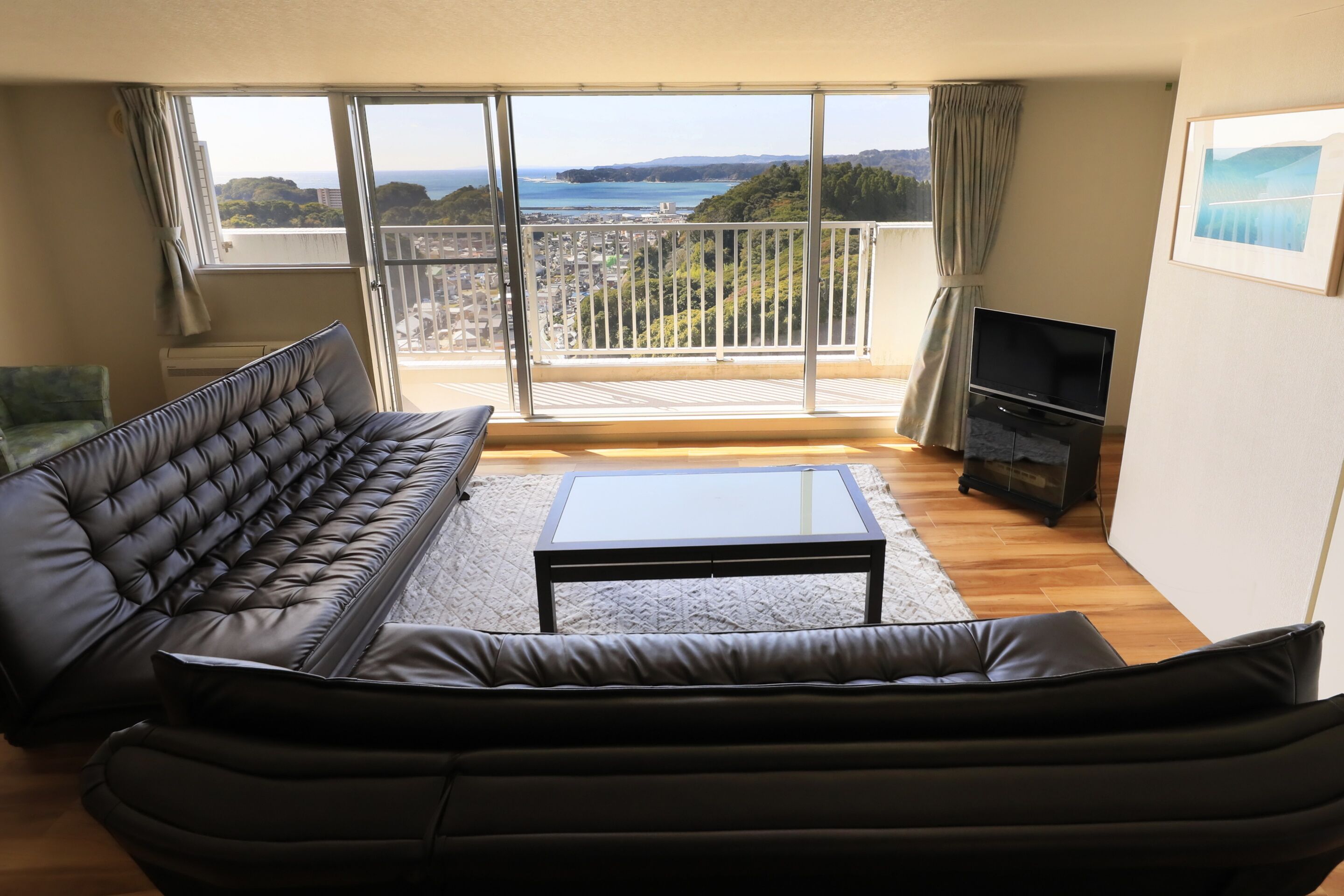 desk, laptop workspace, blackout curtains, free wifi