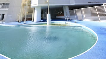 Piscina externa sazonal