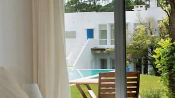 Superior Room | Minibar, in-room safe, desk, blackout drapes