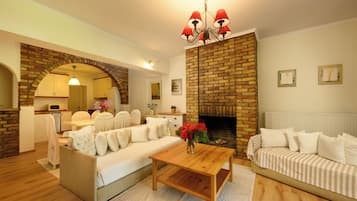 Suite | Living area | TV