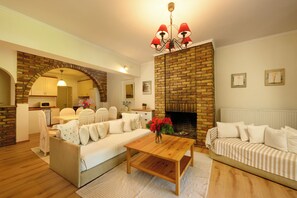 Suite | Wohnbereich | Fernseher