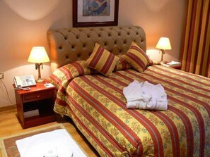 Premium bedding, down comforters, Select Comfort beds, minibar - Al Bustan (Doha)