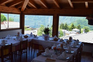 Desayuno buffet todos los días (con cargo)