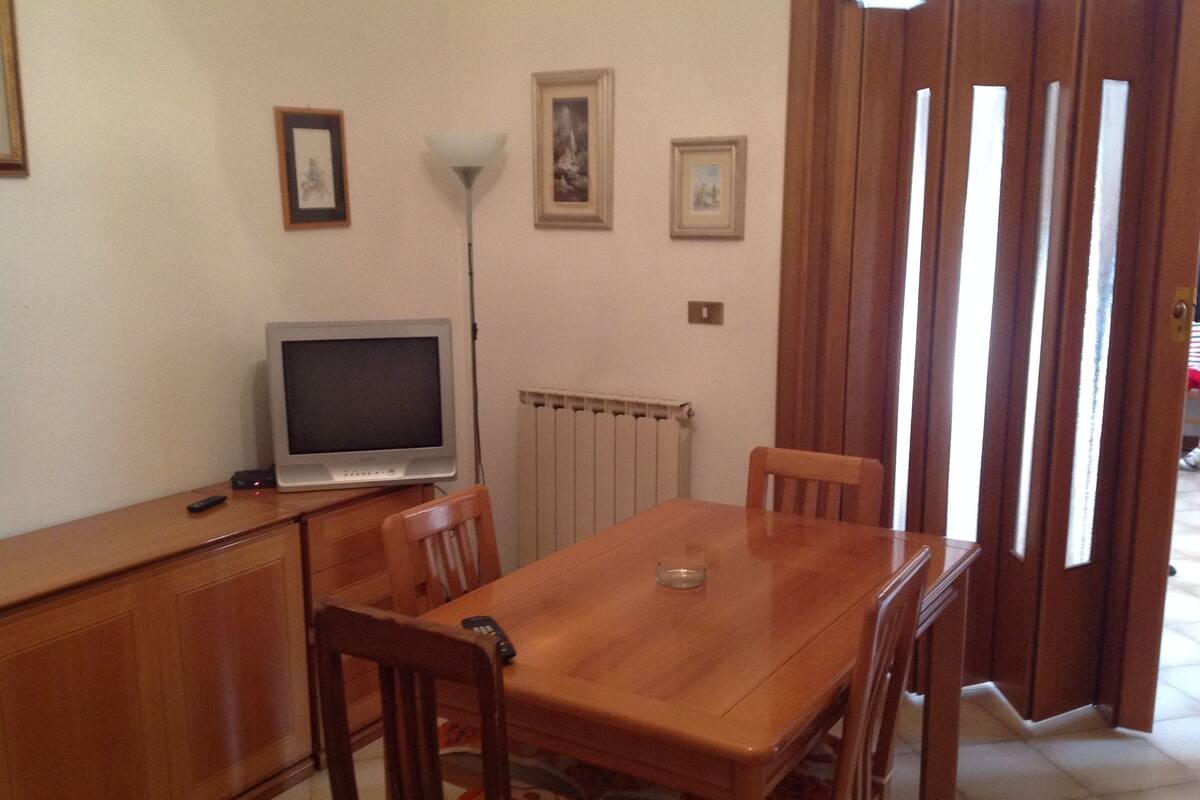 Single Room | Desk