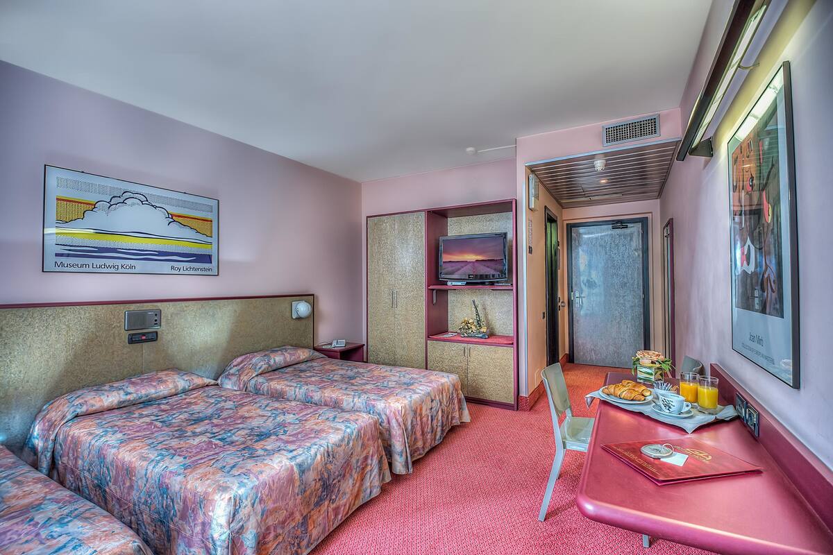 Down comforters, minibar, in-room safe, desk