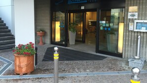 Property entrance - Gotha Hotel (Cirie)