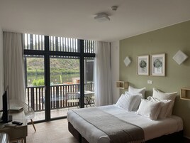 Minibar, sistema de insonorización y cunas gratuitas 