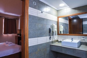 Free toiletries, hair dryer - Sacallis Inn Beach Hotel (Kos)