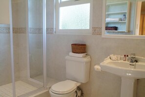 Free toiletries, hair dryer, bathrobes, towels - Sica's Guest House (Durban)