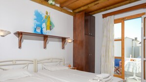 Studio Standar | Brankas, kedap suara, setrika/meja setrika, dan Wi-Fi gratis