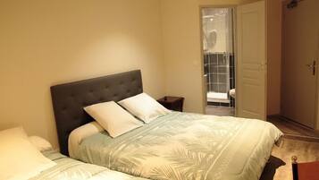 Triple Room | Premium bedding, free cribs/infant beds, free WiFi