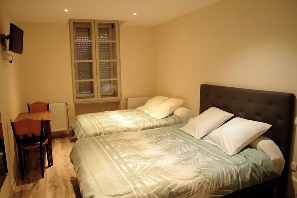 Triple Room | Premium bedding, free cribs/infant beds, free WiFi