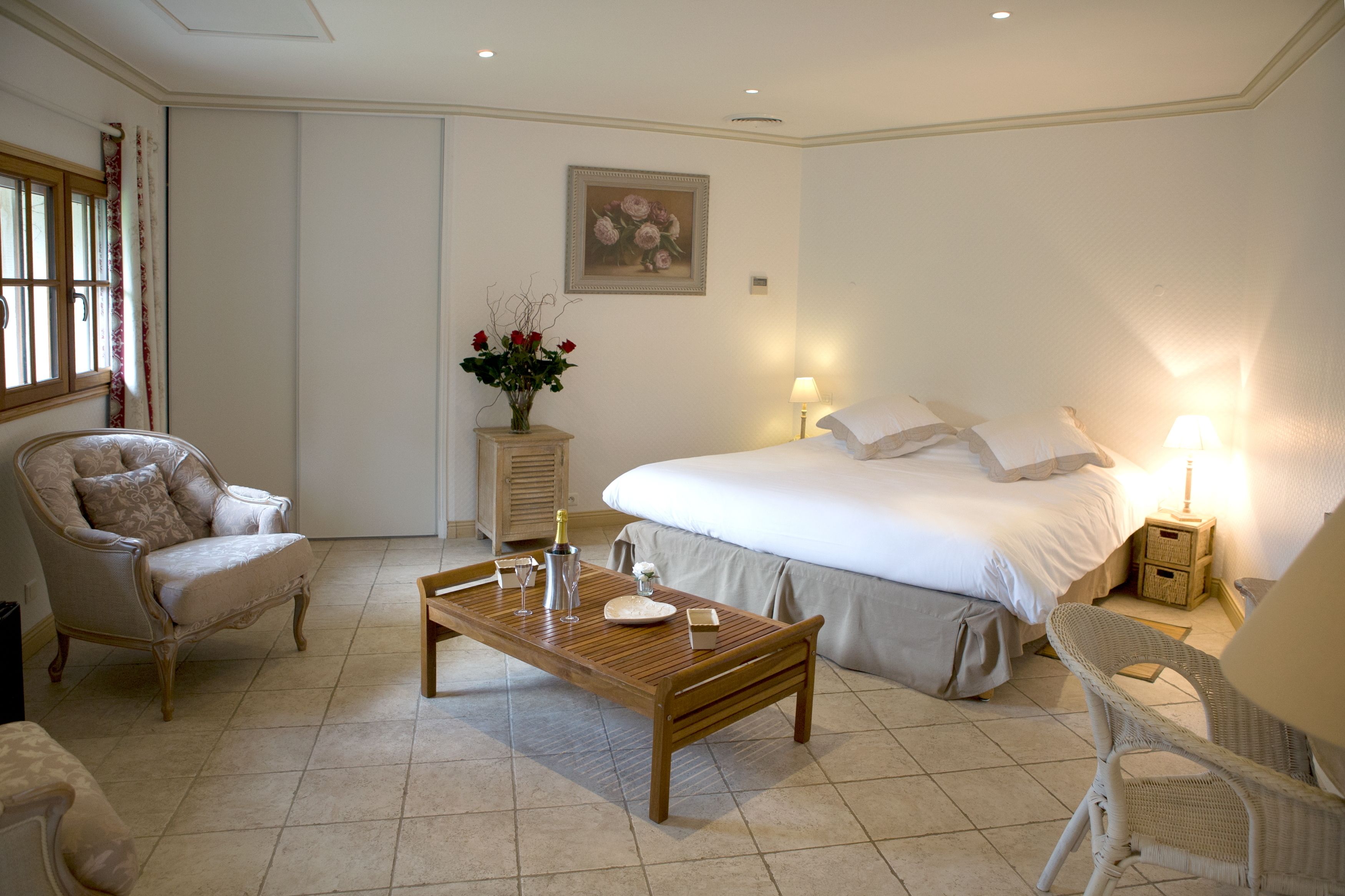 superior double or twin room, 1 bedroom | in-room safe, individually decorated, desk, laptop workspace