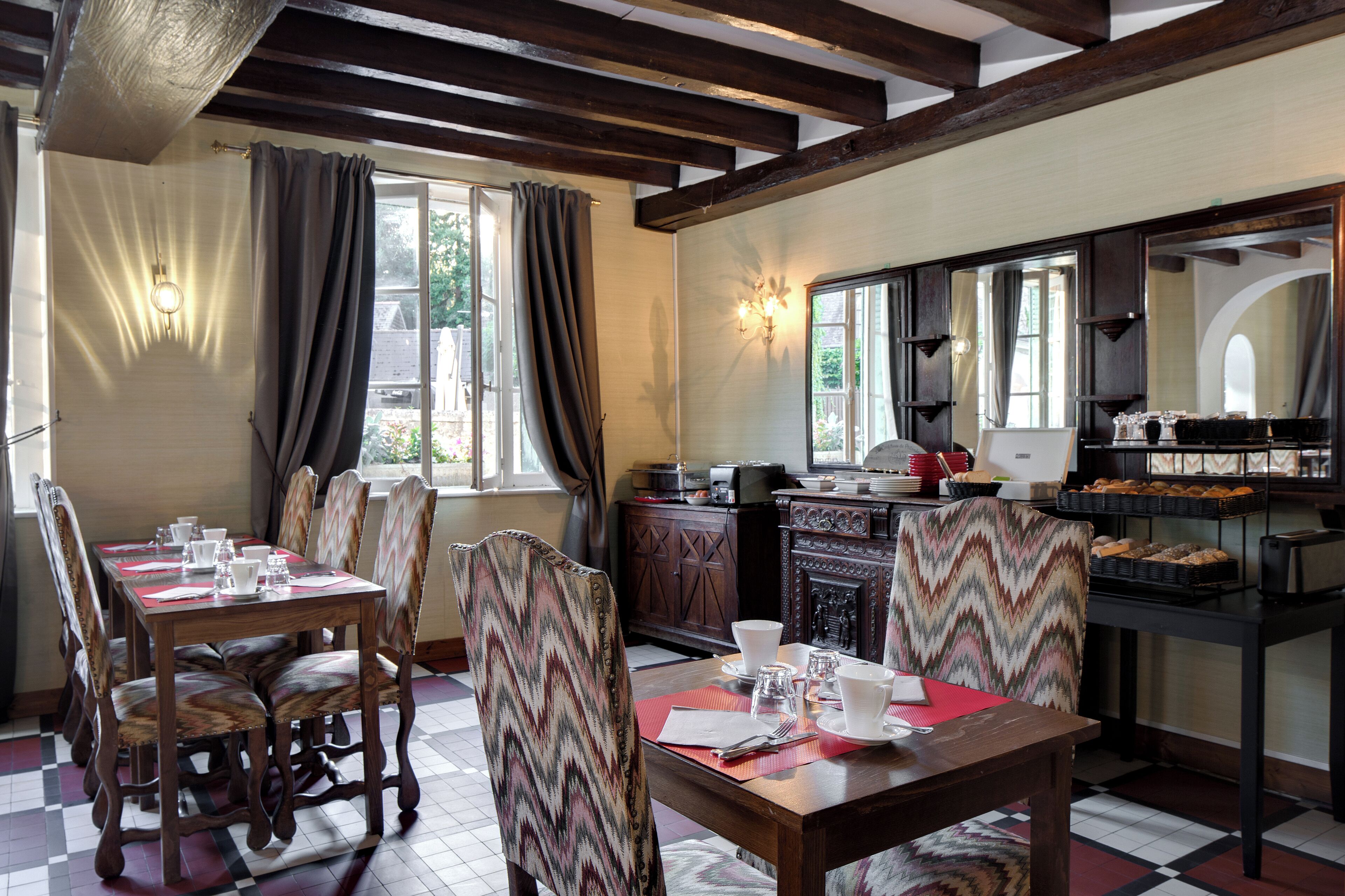 breakfast, lunch, dinner served; local cuisine