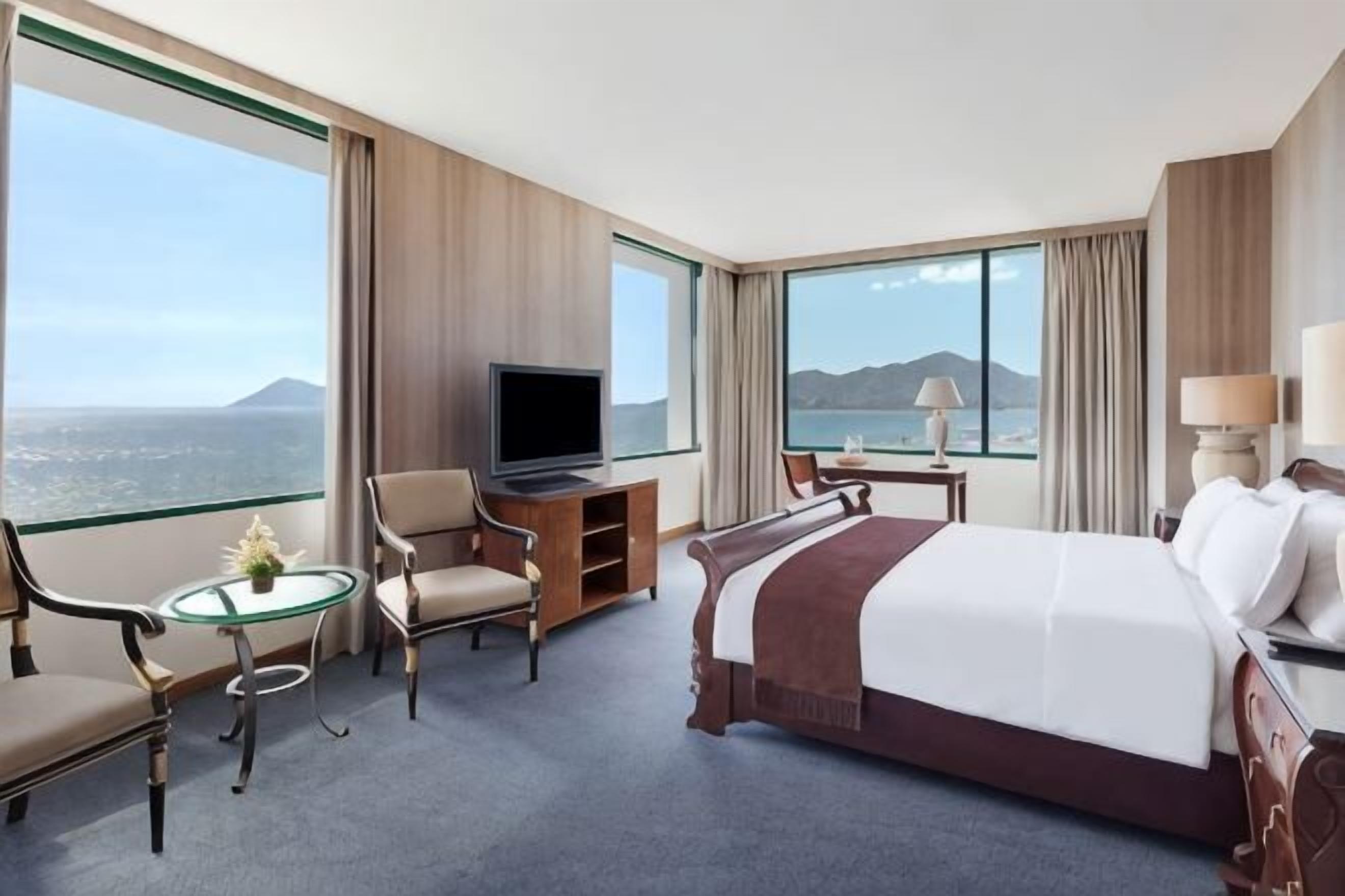 Minibar, in-room safe, desk, rollaway beds