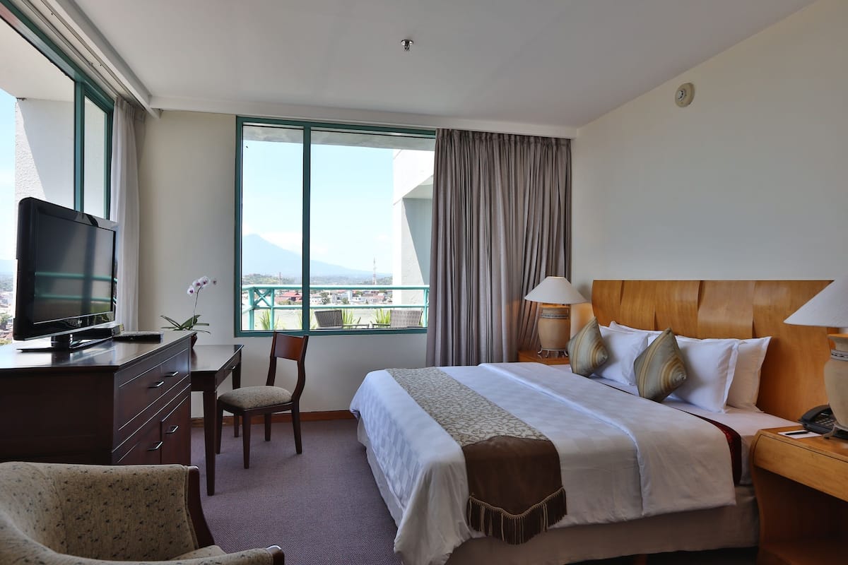 1 bedroom, minibar, in-room safe, desk