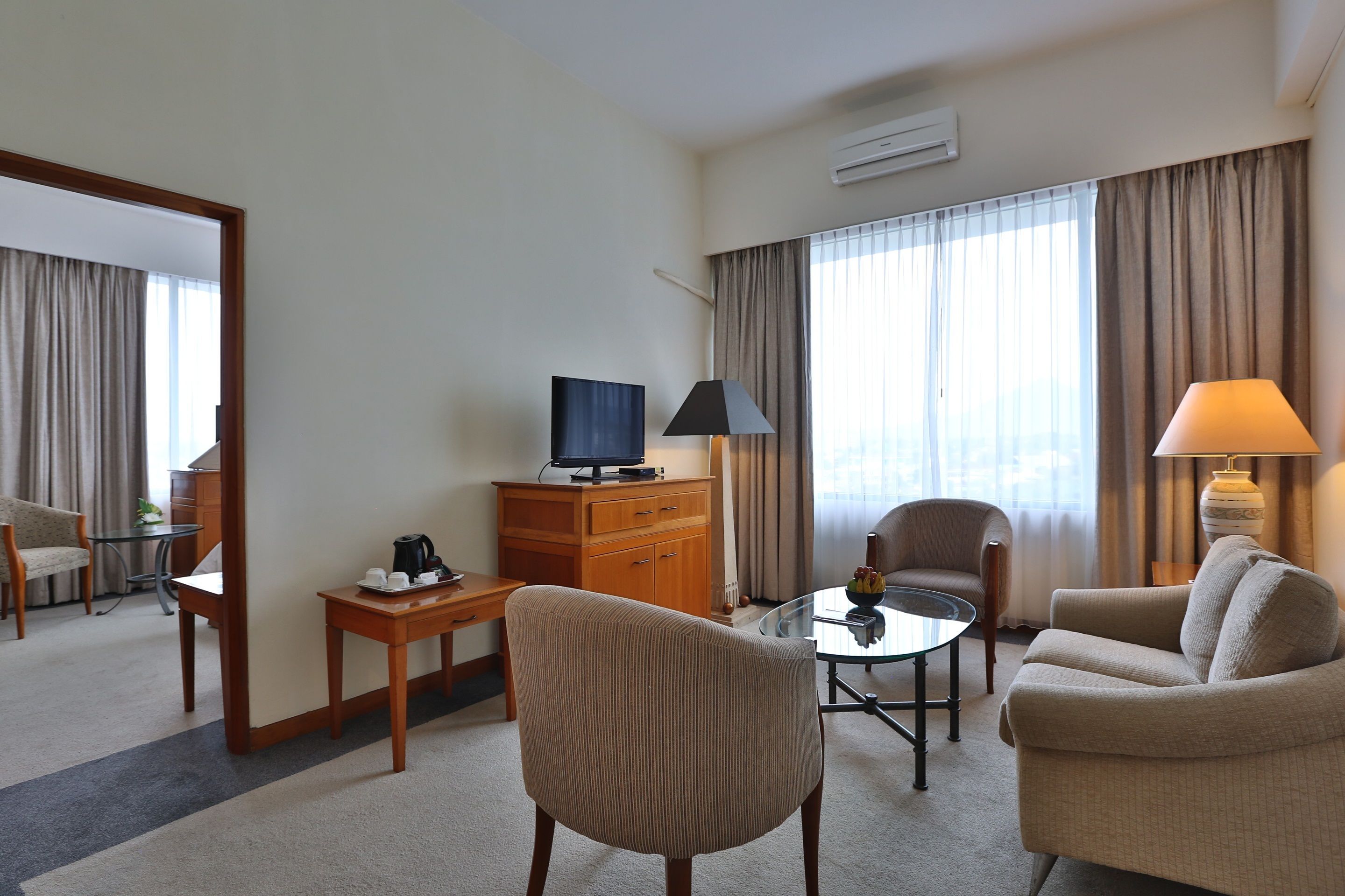 studio | 1 bedroom, minibar, in-room safe, desk