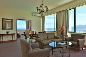 Minibar, in-room safe, desk, rollaway beds