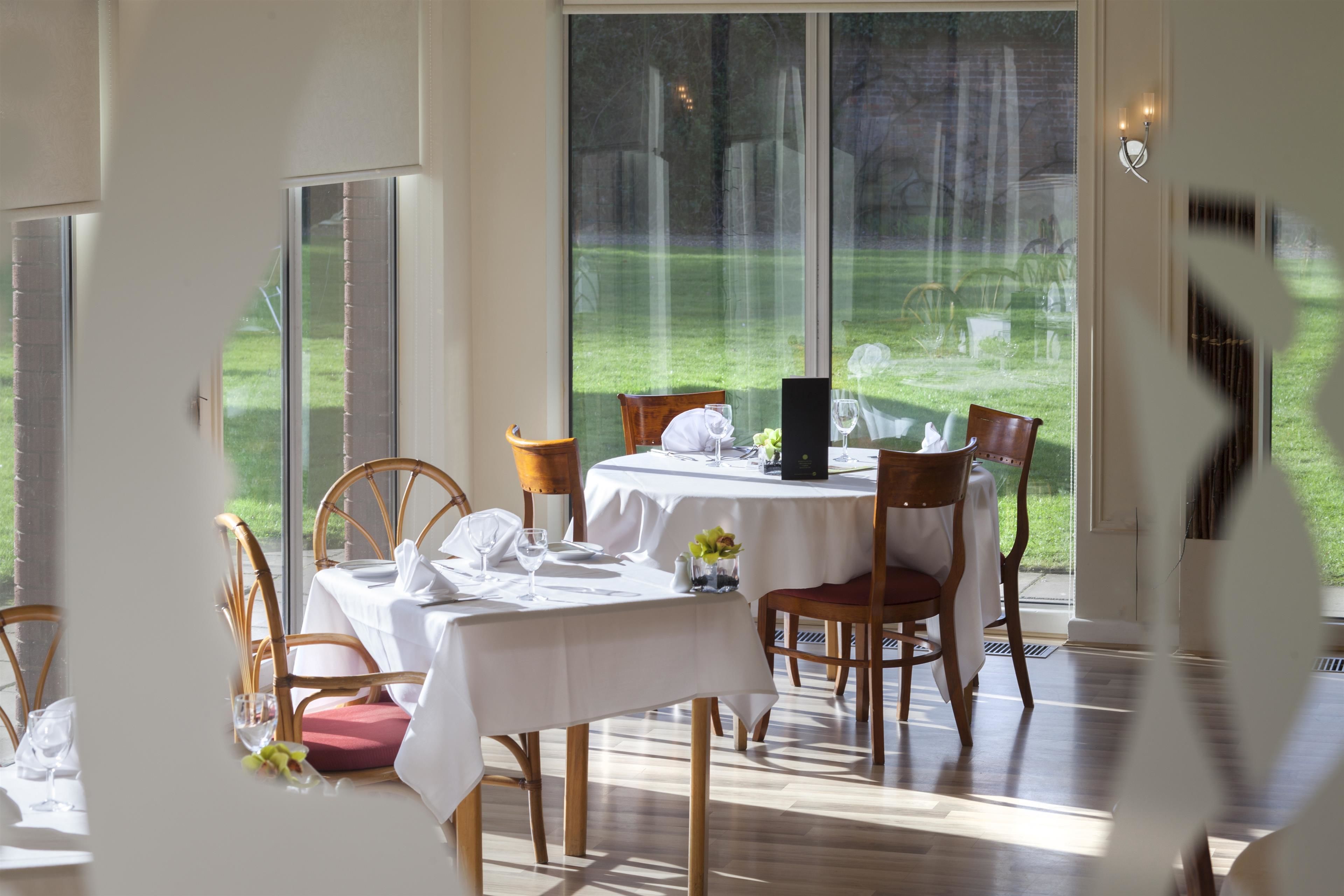 Breakfast, lunch, dinner served; British cuisine, garden views 