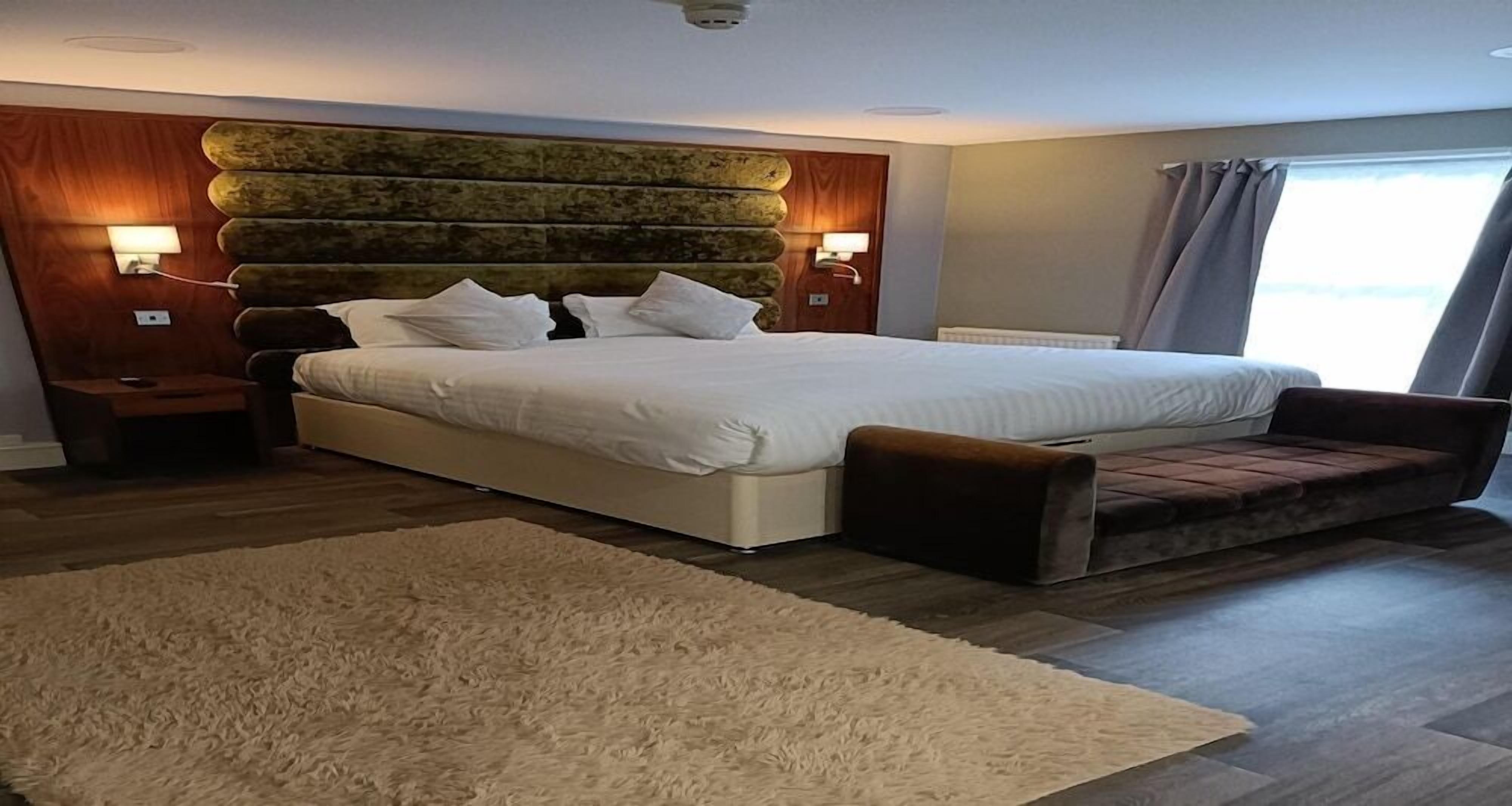 Select Comfort beds, desk, iron/ironing board, free WiFi