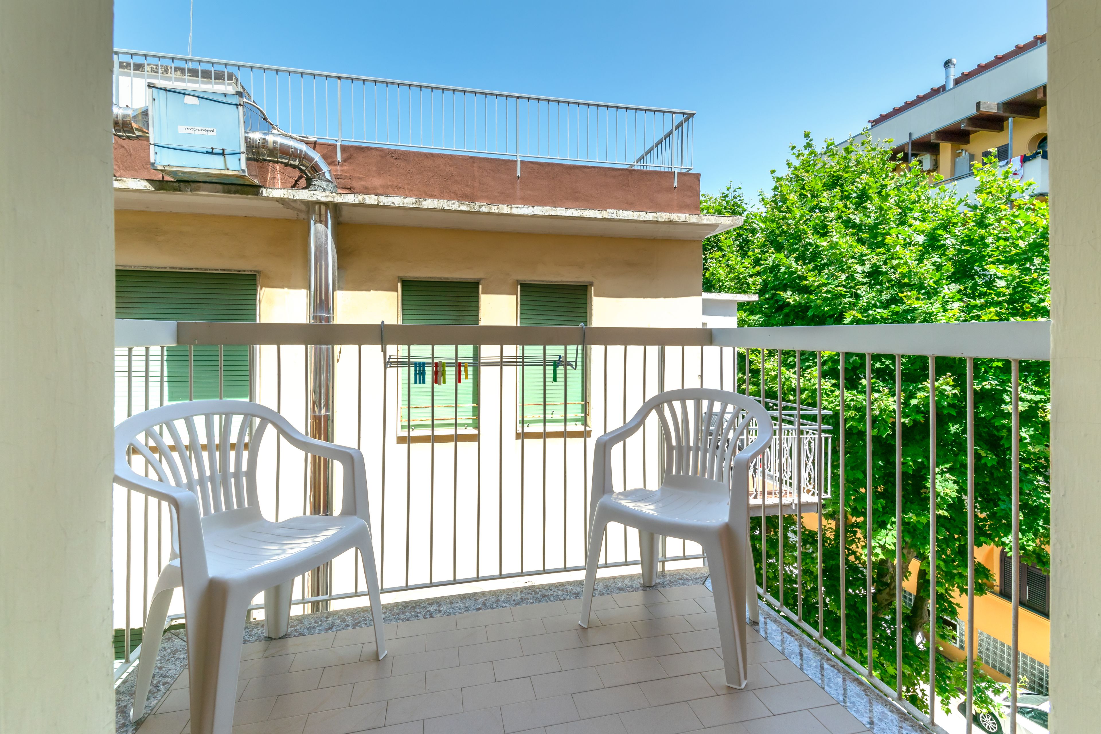 quadruple room | in-room safe, free wifi, bed sheets