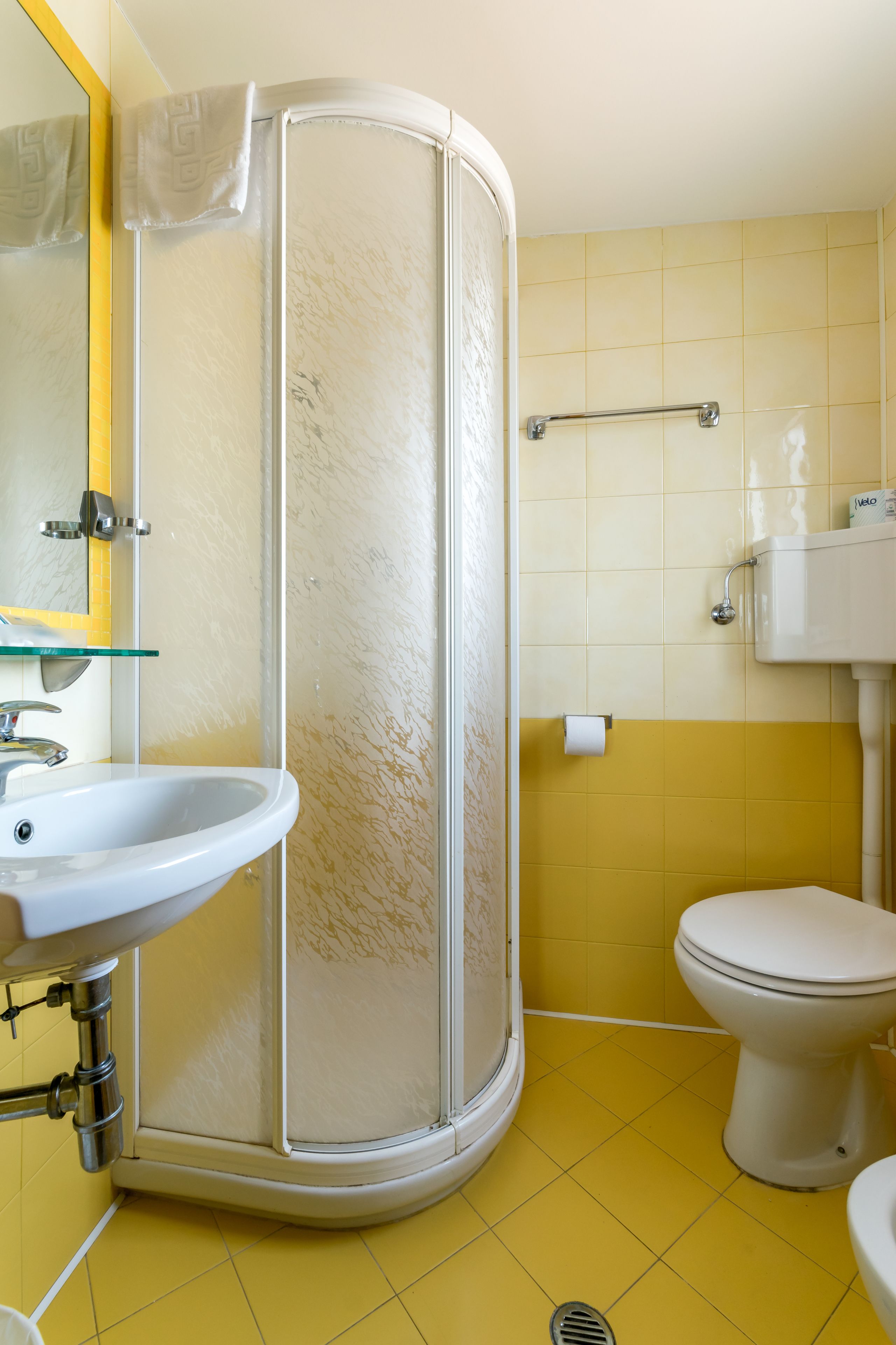 triple room | bathroom | shower, hair dryer, bidet, towels