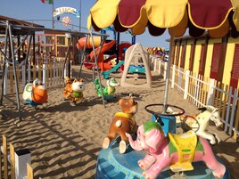 Área de juegos infantiles al aire libre