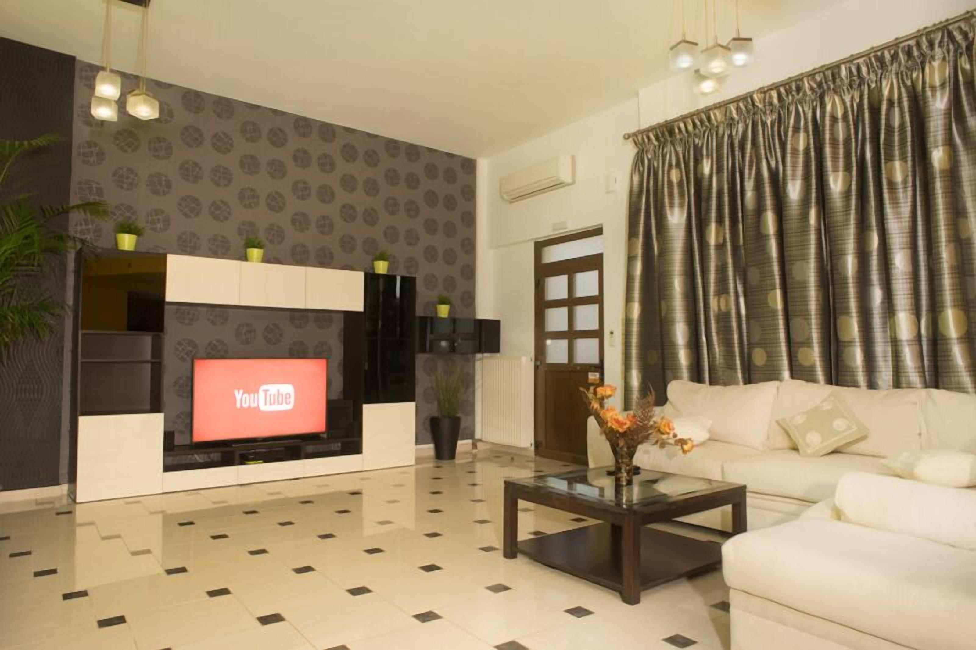 deluxe apartment, 2 bedrooms | lobby