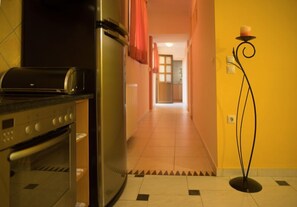 Deluxe Apartment, 2 Bedrooms | Private kitchen