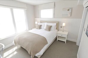 Classic-Doppelzimmer, mit Bad | Kostenlose Minibar, Bügeleisen/Bügelbrett, kostenloses WLAN, Bettwäsche