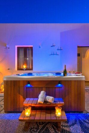 Vila, 2 kamar tidur | Bathtub spa outdoor
