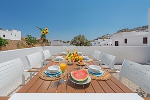 Outdoor dining - Lindos Diamond Exclusive Villa (Rhodes)