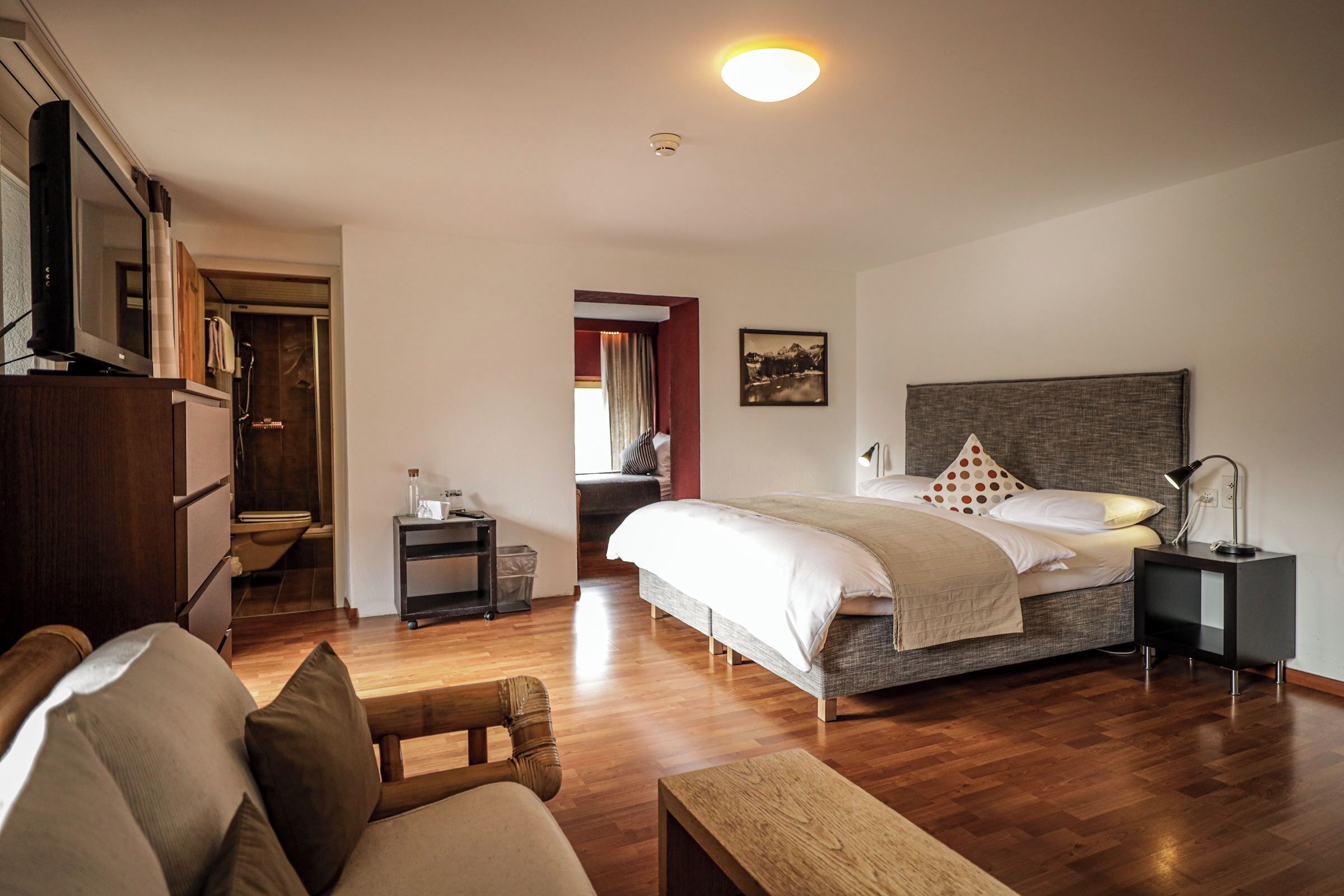 Aromazimmer Grande | 客房內保險箱、獨特裝潢、布置獨特、書桌