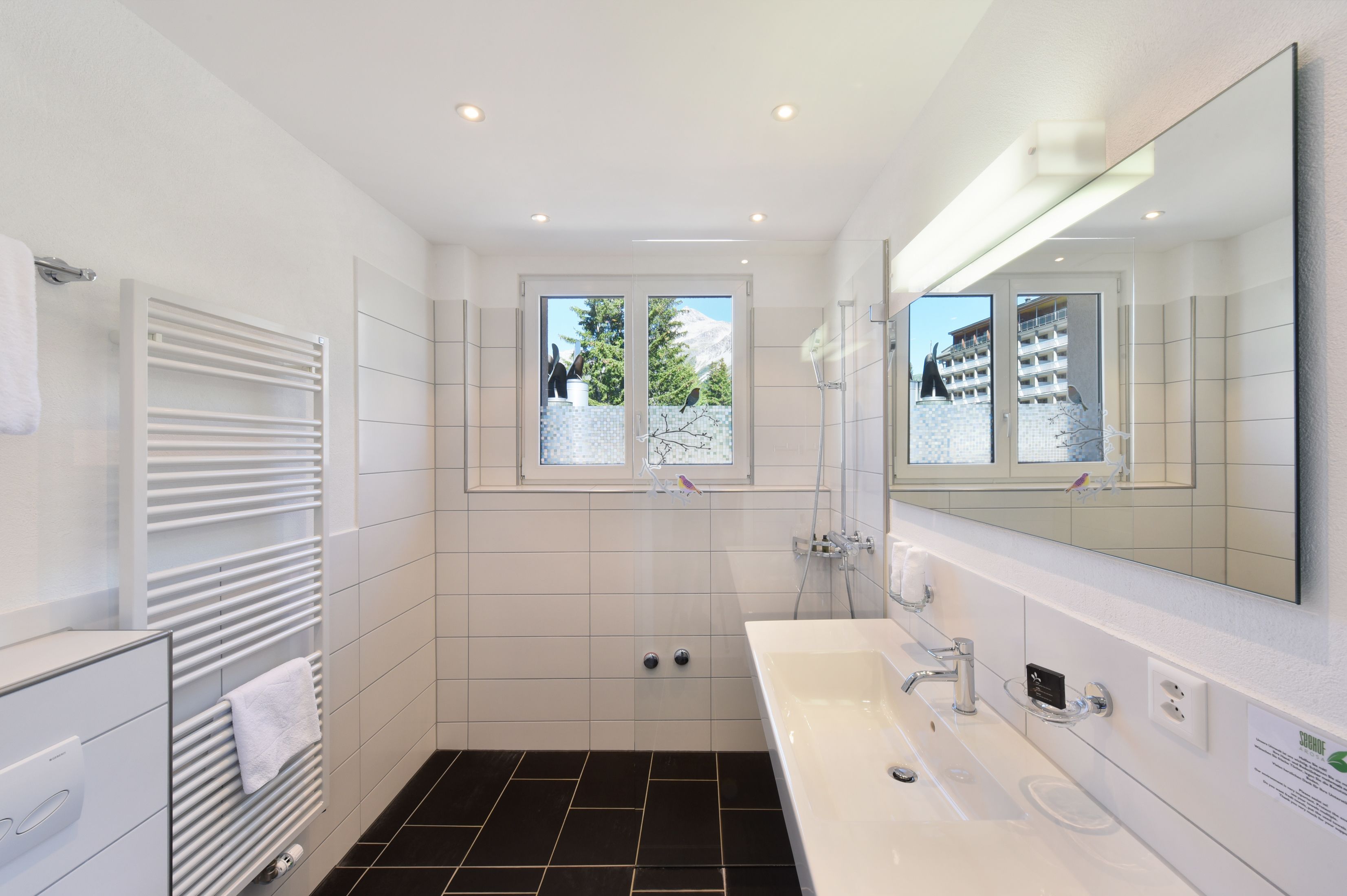 superior suite | bathroom | free toiletries, hair dryer, towels