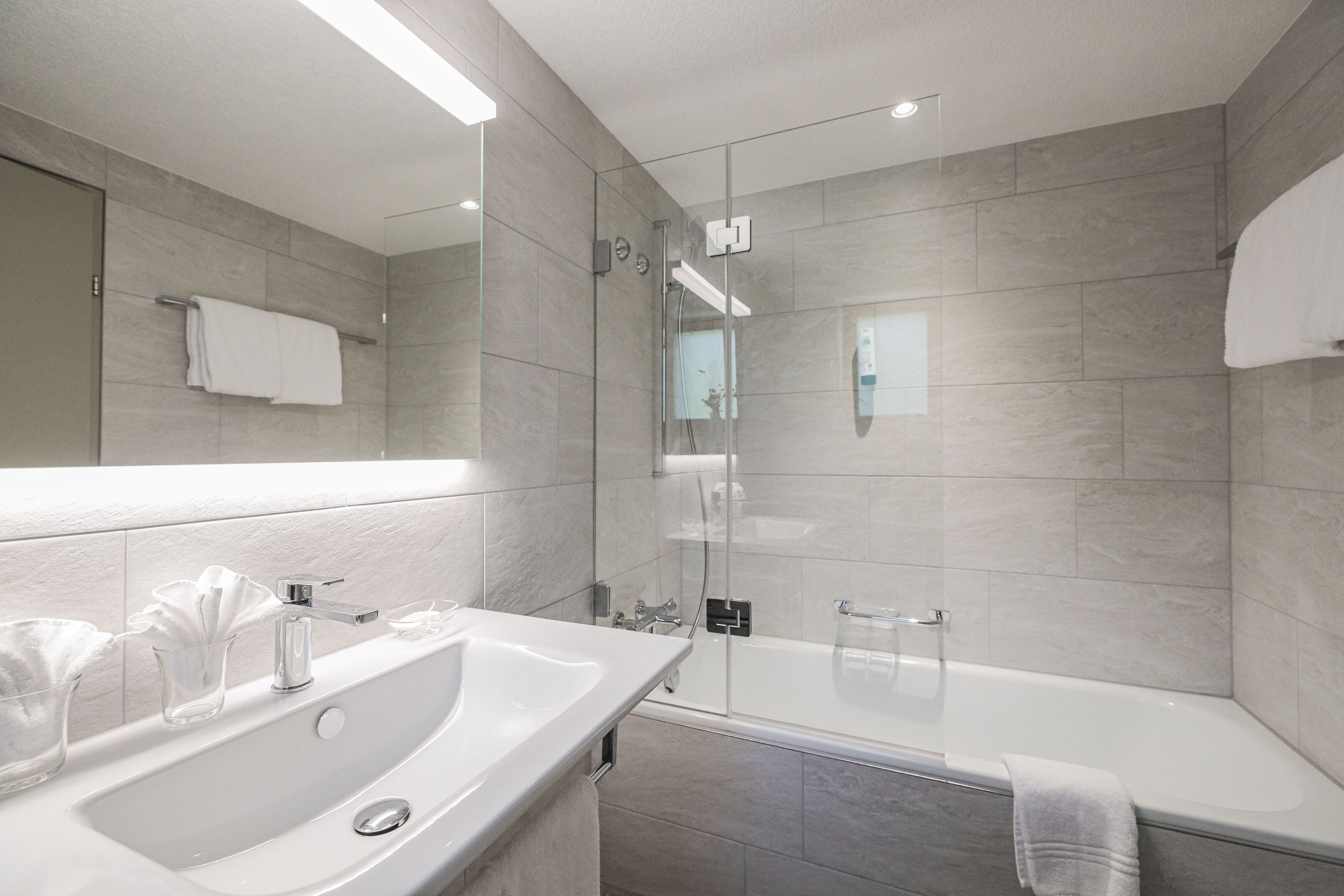 comfort double room | bathroom | free toiletries, hair dryer, towels