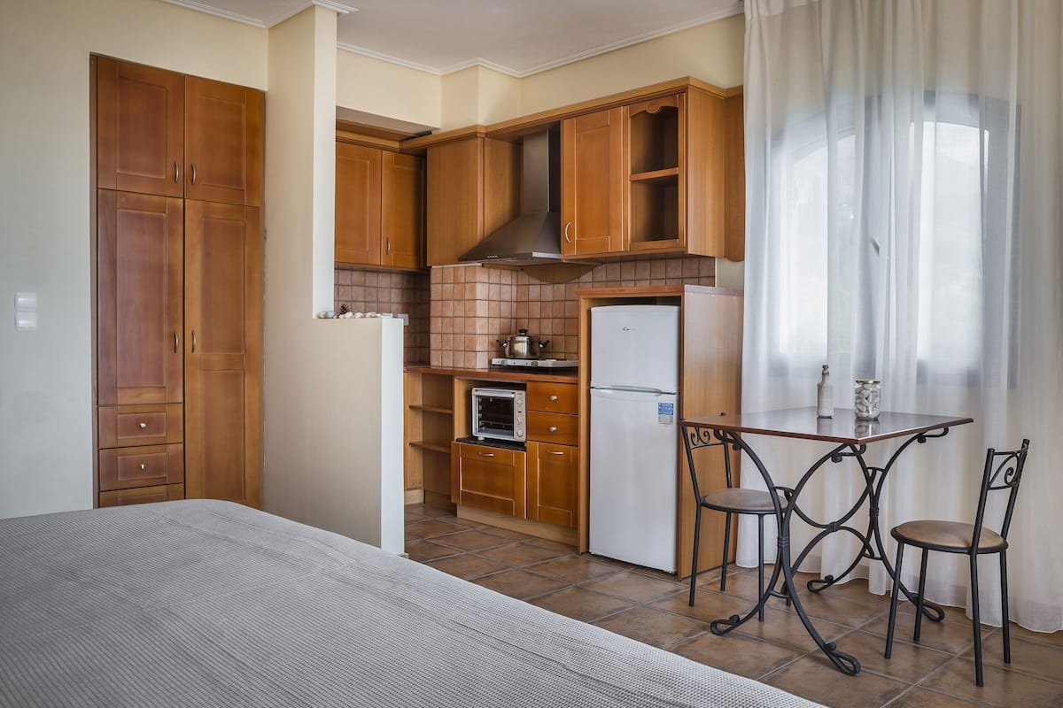 1 bedroom, in-room safe, blackout curtains, soundproofing