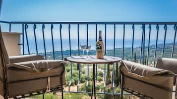 Estudio panorámico, cocina, vista al mar | Alberca en la azotea | Alberca al aire libre por temporada
