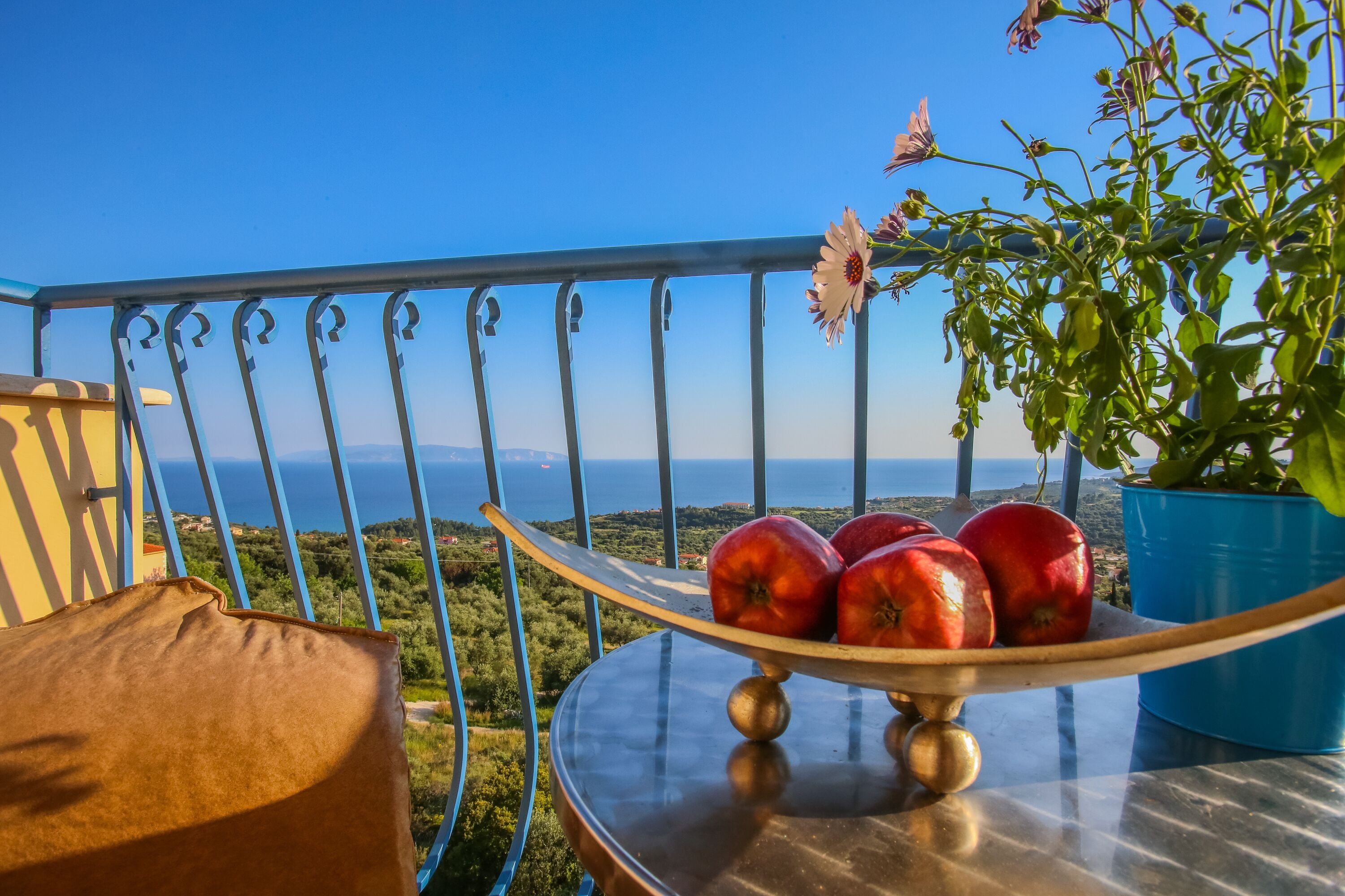 Panoramic Studio, Kitchen, Sea View | Balcony