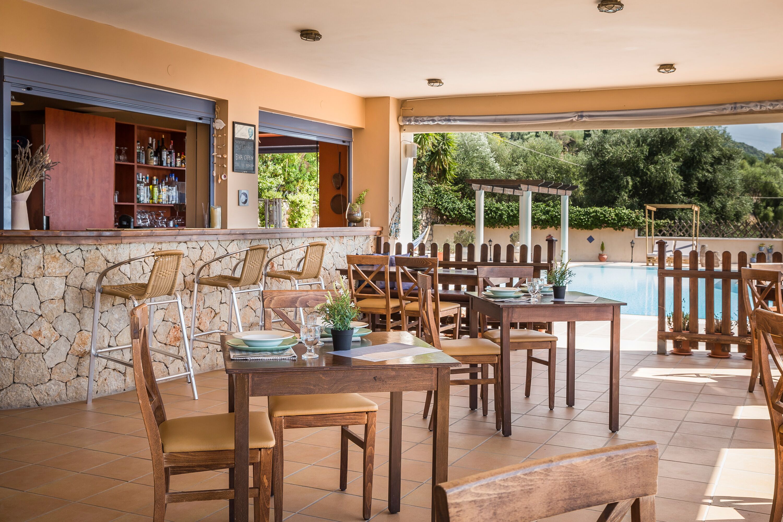 breakfast and dinner served