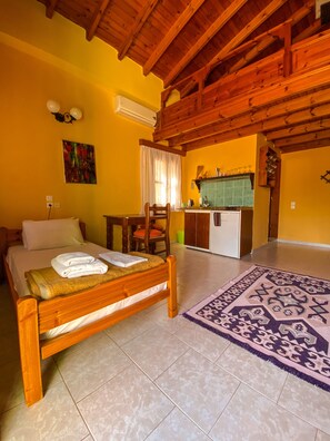 Single Room, Sea View