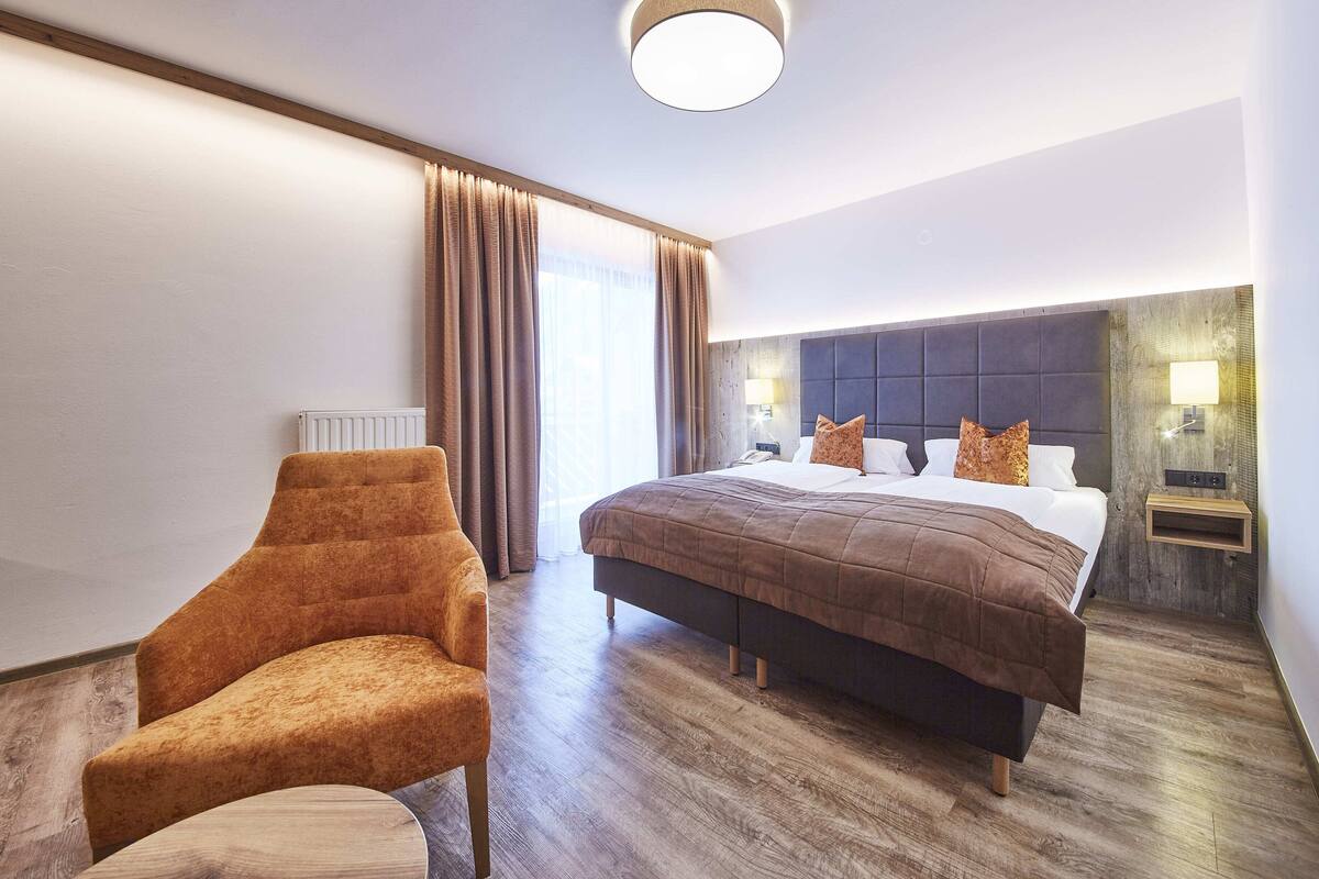 family room, balcony | 1 bedroom, in-room safe, desk, blackout curtains