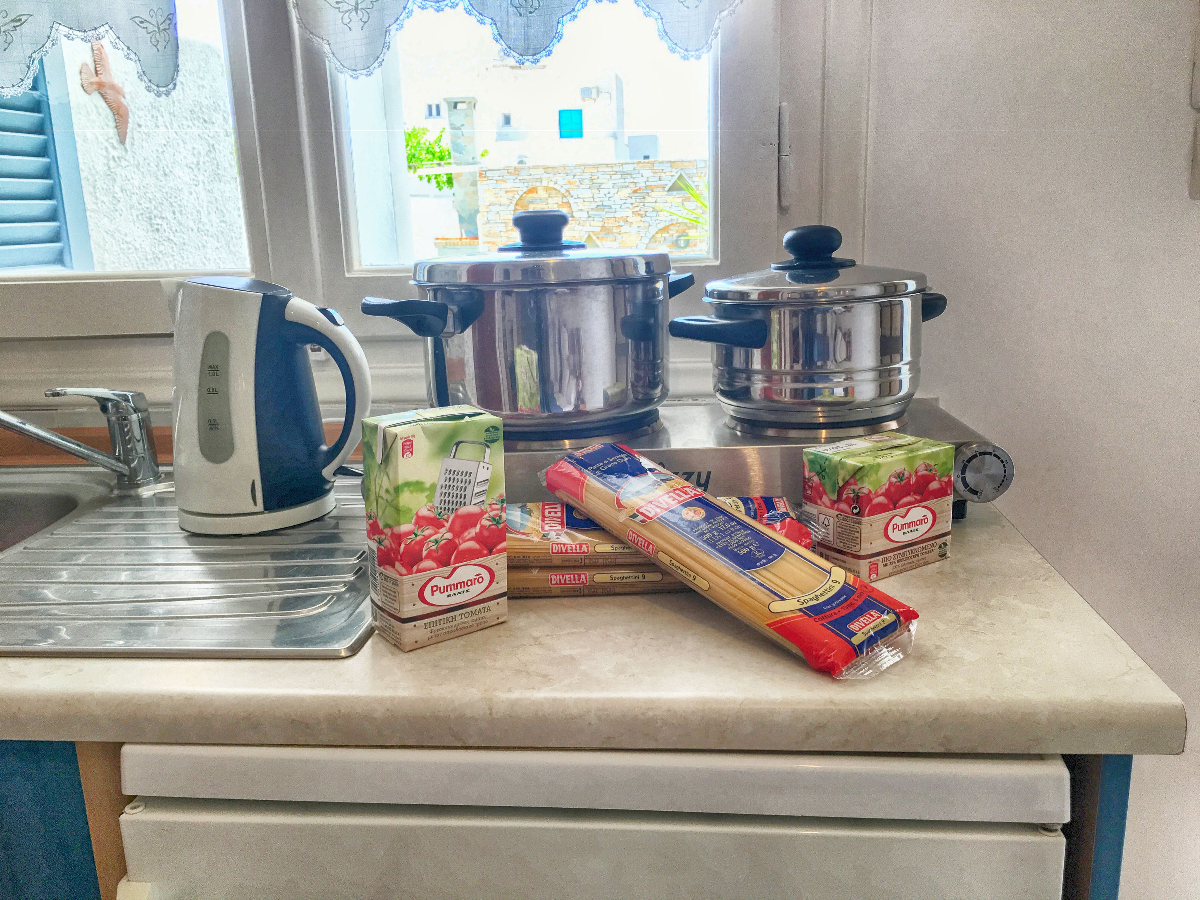 studio | private kitchenette | fridge