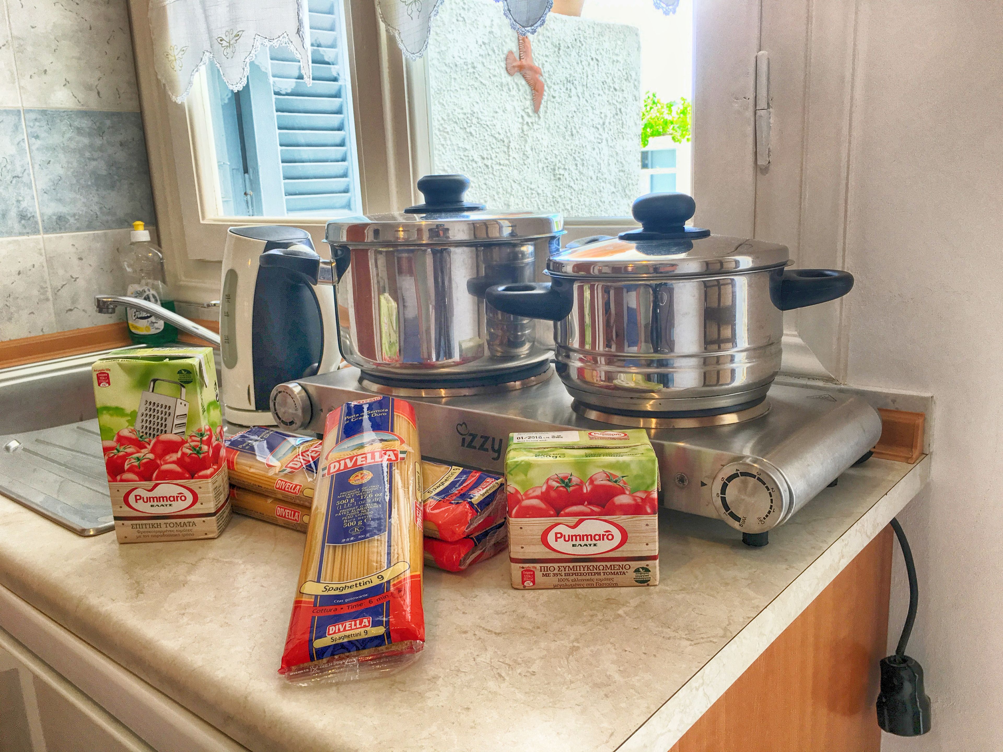 studio | private kitchenette | fridge