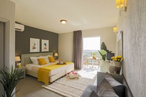 Superior Room | Living area