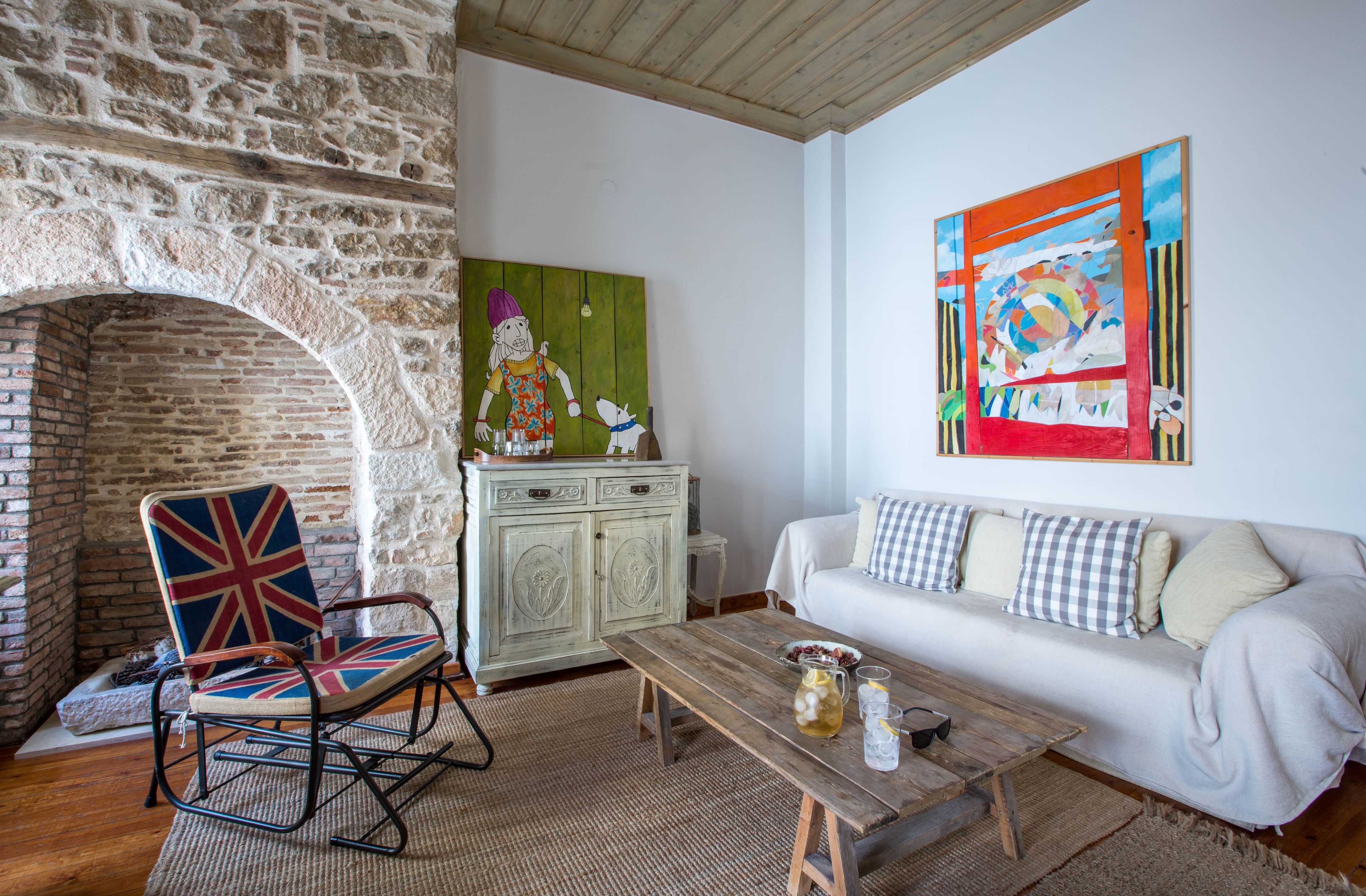 junior suite | living area | 32-inch tv with cable channels