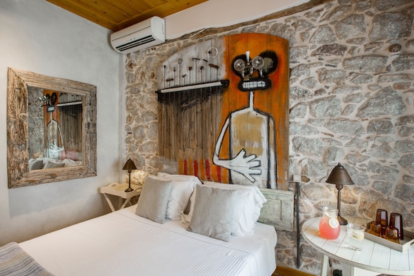 1 bedroom, in-room safe, free WiFi, bed sheets