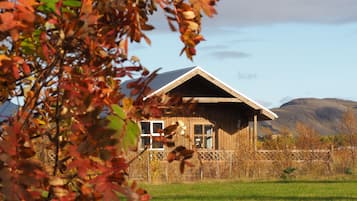Cottage | 1 bedroom, premium bedding, desk, blackout drapes