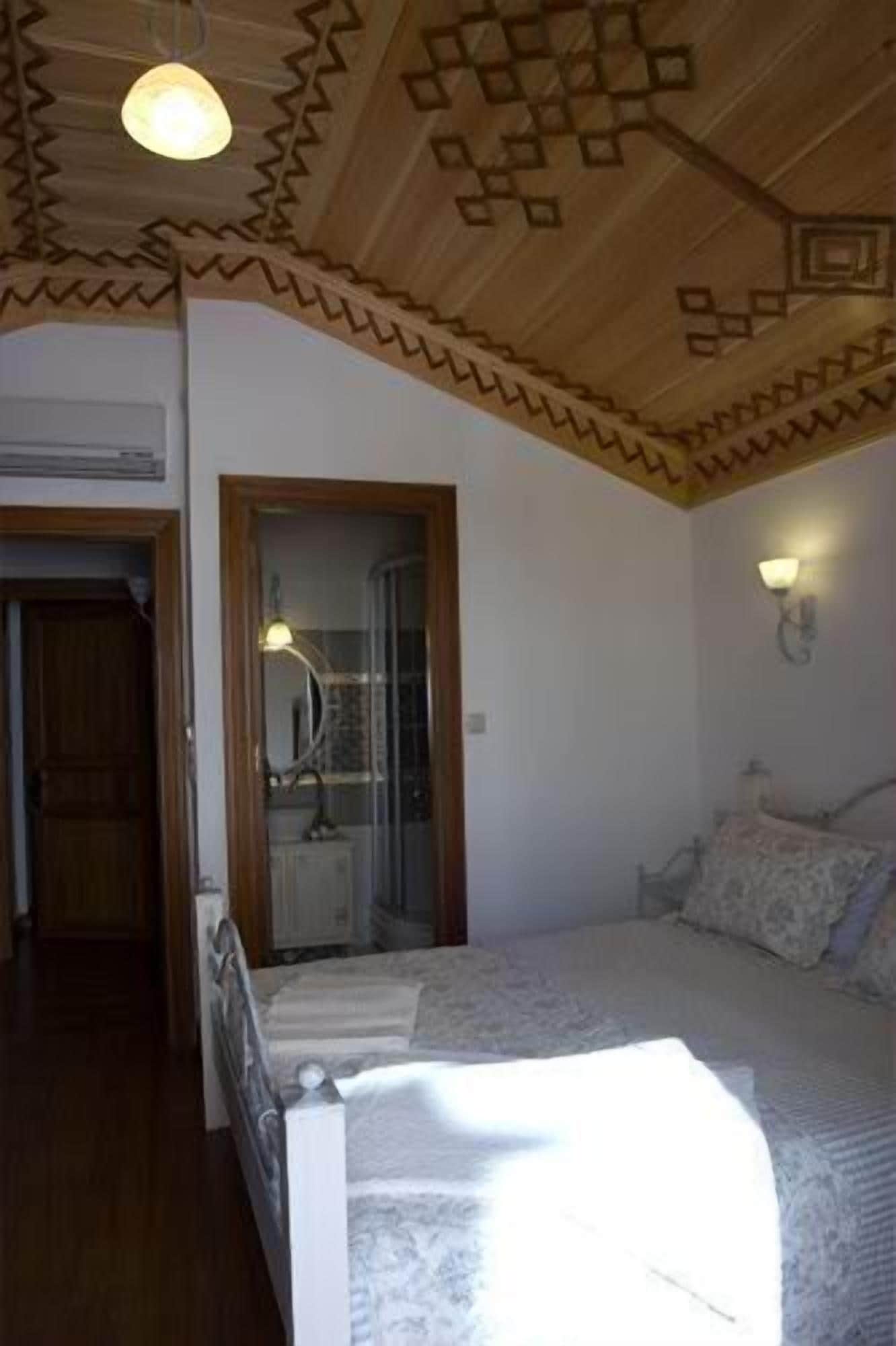 1 bedroom, premium bedding, minibar, in-room safe